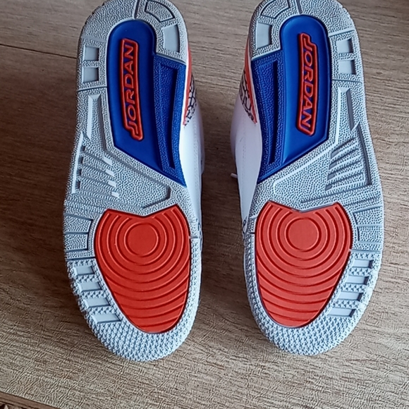 Big boys Nike air  Jordan 3 retro sneakers - Picture 5 of 6